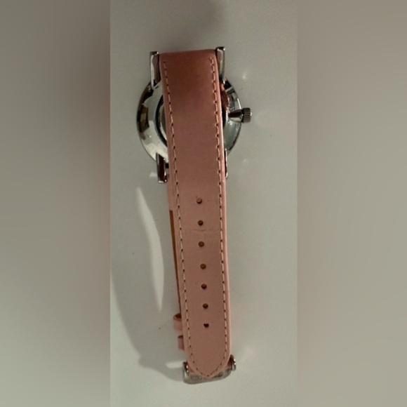 Anne Klein‎ Womens Watch 38mm Oval Dial Pink Leather needs new Battery - Picture 3 of 10